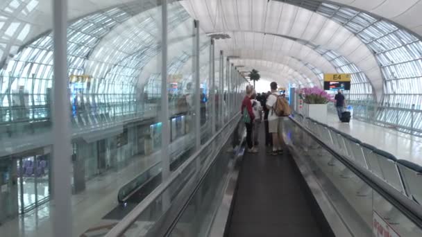 Bangkok Tajlandia Circa Jan 2017 Wnętrze Terminalu Pasażerskiego Lotnisku Suvarnabhumi — Wideo stockowe