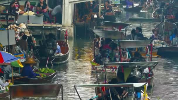 Bangkok Thailand Circa Jan 2017 Damnoen Saduak Mercado Flutuante Locais — Vídeo de Stock