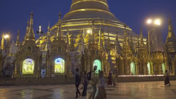 Yangon Myanmar Січня 2016 Shweadagon Paya Pagoda Знамените Священне Місце — стокове відео