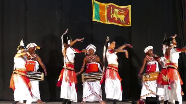 Kandy Sri Lanka März 2015 Sri Lankische Tänzer Traditionellen Kostümen — Stockvideo