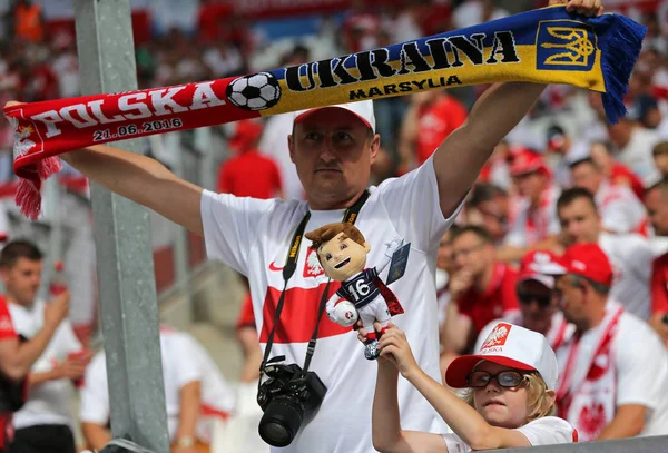 Marseille France Juni 2016 Polnische Fans Zeigen Ihre Unterstützung Während — Stockfoto