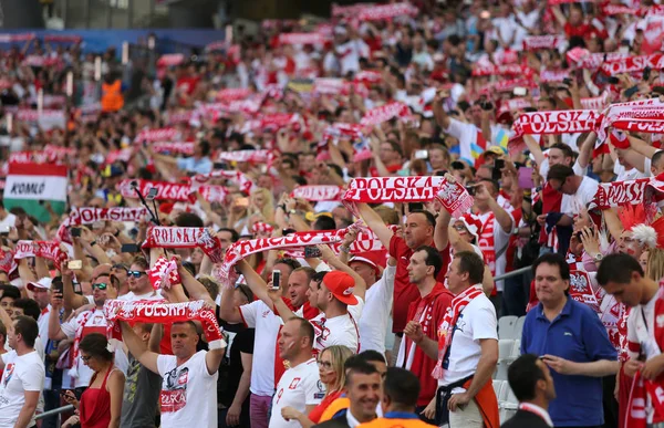 マルセイユ フランス 2016 ポーランドのファンは Uefa Euro 2016 ゲーム ウクライナ マルセイユのスタッド — ストック写真