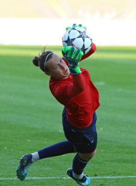 Kiev, Ukrayna - 23 Mayıs 2018: Kaleci Pauline Peyraud-Magnin Olympique Lyon antrenmandan önce Vfl Wolfsburg karşı Uefa Kadınlar Şampiyonlar Ligi Final 2018 oyun sırasında eylem'in