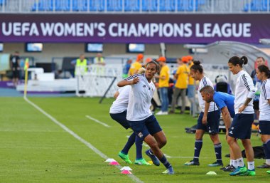 Kiev, Ukrayna - 23 Mayıs 2018: Olympique Lyonnais oyuncular eğitimden önce Vfl Wolfsburg Valeriy Lobanovskiy Stadyumu'nda karşı Uefa Kadınlar Şampiyonlar Ligi Final 2018 oyun sırasında eylem
