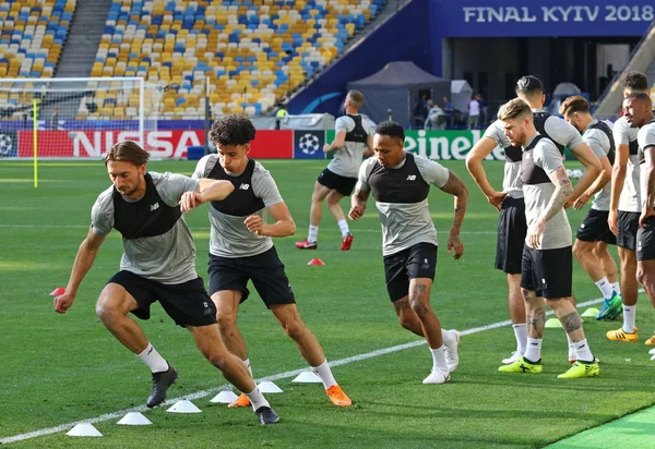 Kyiv Ukraine Maio 2018 Jogadores Liverpool Correm Campo Durante Sessão — Fotografia de Stock