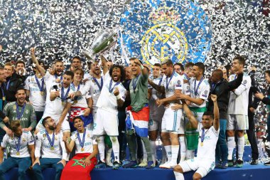Kiev, Ukrayna - 26 Mayıs 2018: Uefa Şampiyonlar Ligi 2018 onların kazandıktan sonra Kiev, Ukrayna Milli Güvenlik Olimpiyskiy Stadyumu'nda Liverpool son maçında Real Madrid oyuncuları kutlamak