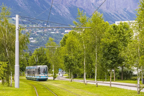 Grenoble France Juin 2016 Nouveau Tramway Moderne Dans Les Rues — Photo