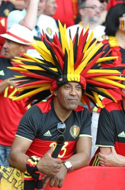 Nice, Fransa - 22 Haziran 2016: Belçika fan Uefa Euro 2016 oyun İsveç v Allianz Riviera Stade de Nice, Nice, Fransa, Belçika sırasında verdiği desteği gösterir. Belçika 1-0 kazandı