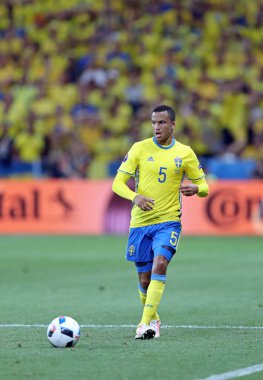 Nice, Fransa - 22 Haziran 2016: Defender Martin Olsson eylem Allianz Riviera Stade de Nice, Nice şehir, Fransa, Belçika karşı Uefa Euro 2016 oyun sırasında İsveç'in. Belçika 1-0 kazandı