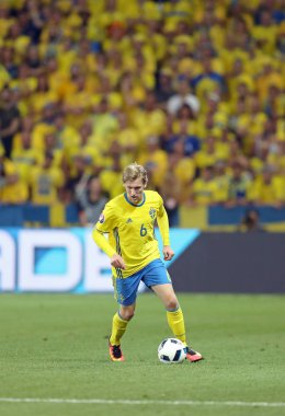 Nice, Fransa - 22 Haziran 2016: Emil Forsberg eylem Allianz Riviera Stade de Nice, Nice şehir, Fransa, Belçika karşı Uefa Euro 2016 oyun sırasında İsveç'in. Belçika 1-0 kazandı