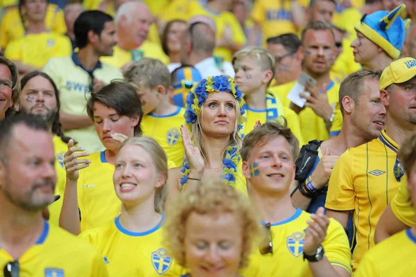 スウェーデンのファンが Uefa Euro 2016 ゲーム スウェーデン アリアンツ スタッド ニース ニース — ストック写真