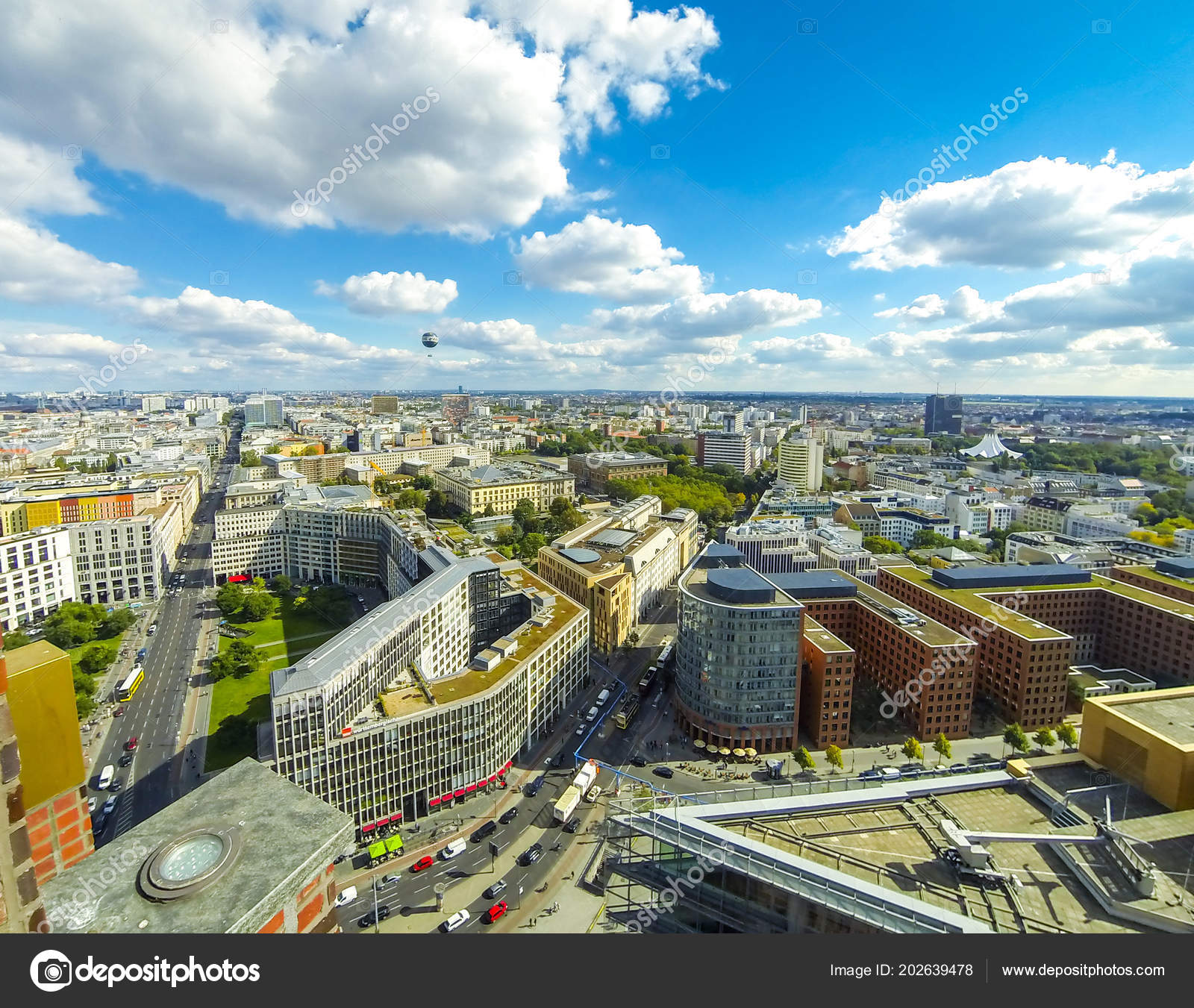 Berlín Alemania Septiembre 2017 Vista Aérea Panorámica Ciudad Berlín  Alemania — Foto de stock #202639478 © katatonia82, image size:1600x1351