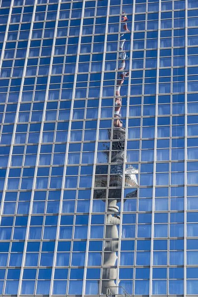 Berlin Tower Fernsehturm Reflète Dans Les Fenêtres Des Gratte Ciel — Photo