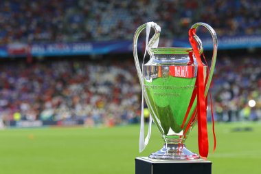 Kiev, Ukrayna - 26 Mayıs 2018: Daha önce final maçında Real Madrid ve Liverpool Milli Güvenlik Olimpiyskiy Stadı Kiev, Ukrayna arasında Uefa Şampiyonlar Laegue kupa (bardak) sunar. Fenerbahçe 3-1 kazandı
