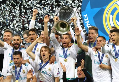 Kiev, Ukrayna - 26 Mayıs 2018: Uefa Şampiyonlar Ligi 2018 onların kazandıktan sonra Kiev, Ukrayna Milli Güvenlik Olimpiyskiy Stadyumu'nda Liverpool son maçında Real Madrid oyuncuları kutlamak