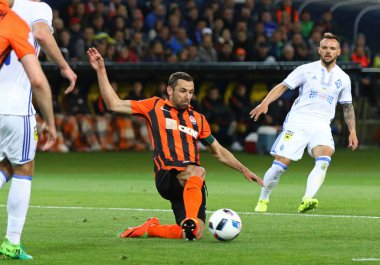 Kharkiv, Ukrayna - 17 Mayıs 2017: Dario Srna Shakhtar Donetsk, Osc Metalist Kharkiv, Ukrayna'nın Dinamo Kiev Ukrayna Kupası Final maçında sırasında eylem