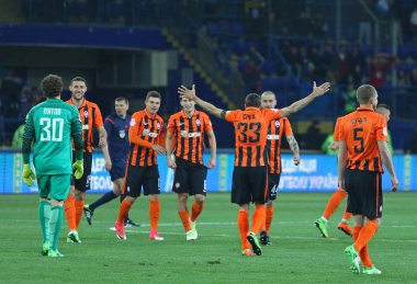 Kharkiv, Ukrayna - 17 Mayıs 2017: Fc Shakhtar Donetsk oyuncular Ukrayna 2017 Kupası kazandıktan sonra tepki. Shakhtar 1-0 Dinamo Kiev Osc Metalist Kharkiv stadyum karşı son oyunda kazandı