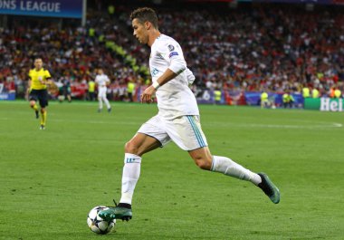 Kiev, Ukrayna - 26 Mayıs 2018: Cristiano Ronaldo Real Madrid Liverpool Kiev Milli Güvenlik Olimpiyskiy Stadyumu'nda karşı Uefa Şampiyonlar Ligi Final 2018 oyun sırasında eylem. Fenerbahçe 3-1 kazandı