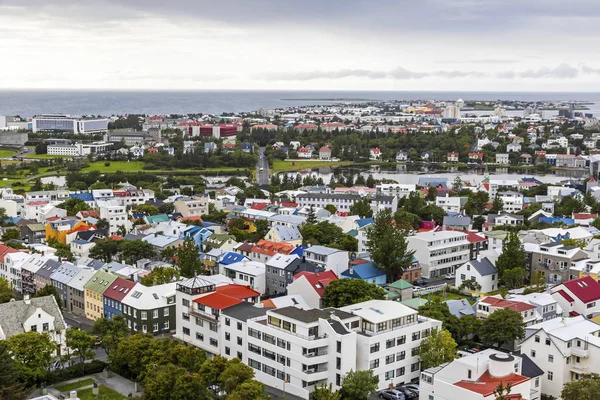 Malerische Luftaufnahme Der Stadt Reykjavik Island Innenstadt Berge Und Meereslandschaft — Stockfoto