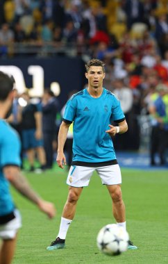 Kiev, Ukrayna - 26 Mayıs 2018: Cristiano Ronaldo Real Madrid Uefa Şampiyonlar Ligi Final 2018 oyun Liverpool Kiev Milli Güvenlik Olimpiyskiy Stadyumu'nda karşı daha önce eğitim oturumu sırasında eylem