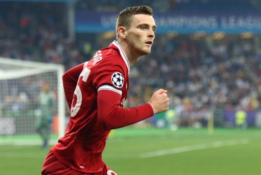 Kiev, Ukrayna - 26 Mayıs 2018: Portre Liverpool oyuncusu Andy Robertson Real Madrid'i Kiev Milli Güvenlik Olimpiyskiy stadyum Uefa Şampiyonlar Ligi Final 2018 oyun sırasında