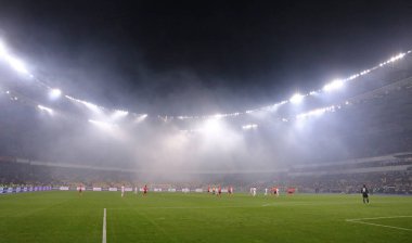 Kiev, Ukrayna - 21 Nisan 2017: Panoramik Kiev Milli Güvenlik Olimpiyskyi stadyumda Ukrayna Premier Ligi oyun Fc Dinamo Kiev vs Shakhtar Donetsk sırasında perde