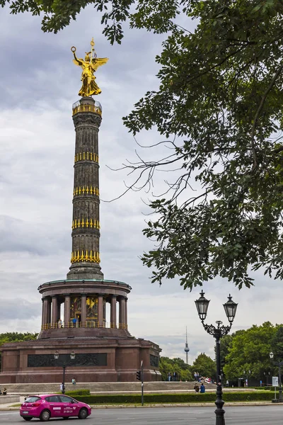ベルリン ドイツ 2014 戦勝記念塔 ベルリン ドイツの有名な視力 黄金の天使上の印象的な Siegessaule 記念碑 — ストック写真