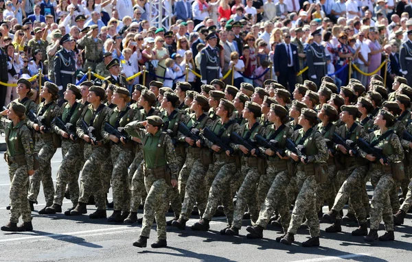 Kyiv Ucrania Agosto 2018 Soldados Del Ejército Ucraniano Participan Desfile —  Fotos de Stock