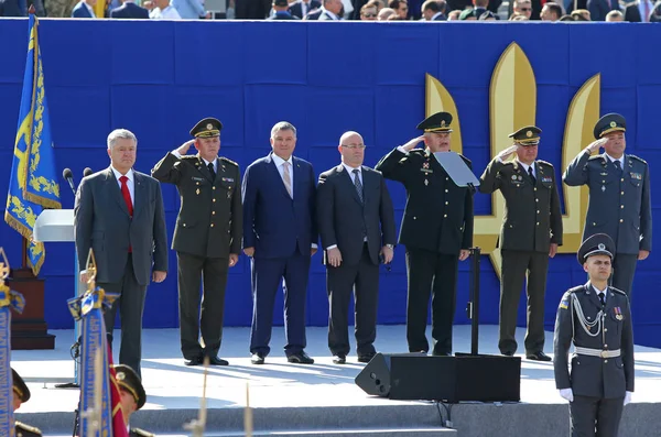 乌克兰基辅 2018年8月24日 乌克兰总统 Poroshenko 军队的将军和在基辅阅兵的嘉宾 致力于乌克兰独立日 — 图库照片