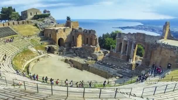 Taormina, Szicília, Olaszország-ókori görög színház romjai — Stock videók