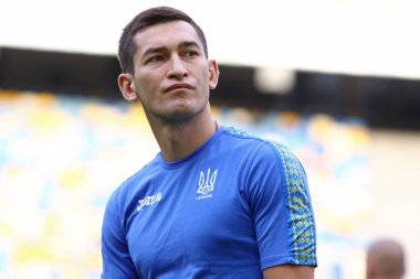Kiev, Ukrayna - 4 Eylül 2018: Portre, Taras Stepanenko, Ukrayna Millî Futbol Takımı açık eğitim oturumu sırasında Kiev, Ukrayna Milli Güvenlik Olimpiyskyi Stadyumu'nda