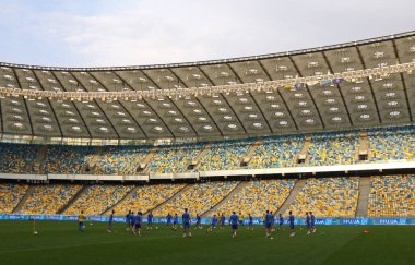 Kiev, Ukrayna - 4 Eylül 2018: Açık eğitim oturumu Kiev, Ukrayna Milli Güvenlik Olimpiyskyi Stadyumu'nda Ukrayna milli futbol takımının