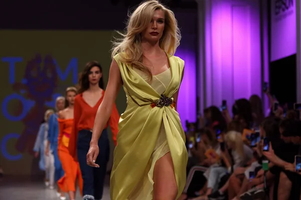 Kyiv Ukraine September 2018 Models Present Creation Designer Mosca Ukrainian — Stock Photo, Image