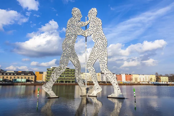 Berlín Alemania Febrero 2015 Molécula Escultura Hombre Río Spree Berlín — Foto de Stock