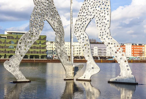 Berlin Tyskland Feb 2015 Detaljer Molekylen Man Skulptur Floden Spree — Stockfoto