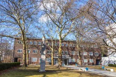 Berlin, Almanya - 26 Şubat 2015: Cephe görünümü bina Berlin City havuzunun Schoeneberg 