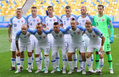 Lviv, Ukrayna - 9 Eylül 2018: Oyuncular Slovakya Milli takım Uefa Milletler Ligi oyun Ukrayna v Slovakya Lviv, Ukrayna Arena Lviv Stadyumu'nda önce bir grup fotoğrafı için poz