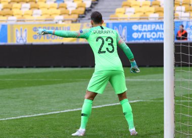 Lviv, Ukrayna - 9 Eylül 2018: Kaleci Martin Dubravka Slovakya Ukrayna Lviv Arena Lviv Stadyumu'nda karşı Uefa Milletler Ligi oyun sırasında eylem. Ukrayna 1-0 kazandı
