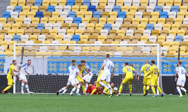 Lviv Ukraine Setembro 2018 Jogadores Ucranianos Amarelo Eslovacos Lutam Por — Fotografia de Stock