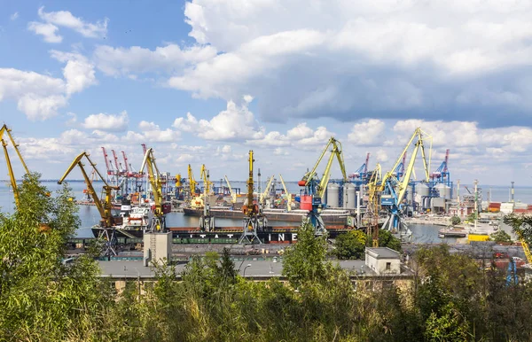 Odesa Ukraine Juli 2015 Heben Von Ladungskränen Schiffen Und Getreidetrocknern — Stockfoto