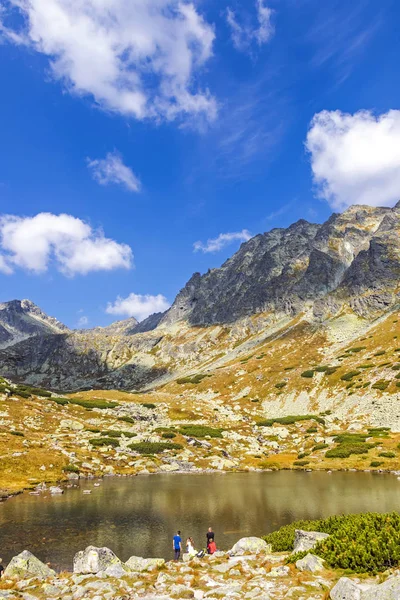 Piesze Wycieczki Tatrach Wysokich Vysoke Tatry Słowacja Jezioro Nad Wodospad — Zdjęcie stockowe