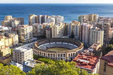 Plaza de Toros de Malagueta bullring Malaga City, Endülüs, İspanya. Neomudejar yapı tarzı ve 16 taraflı hexadecagon halini alır. Kapasite - 9,032 seyirci