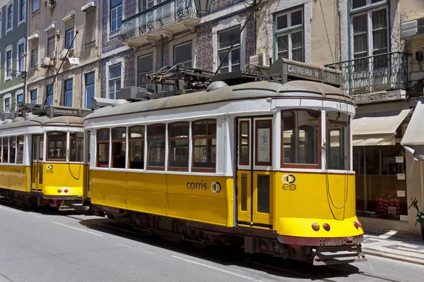 Lisboa Portugal Junio 2013 Tranvías Amarillos Ruta Calle Lisboa Una — Foto de Stock