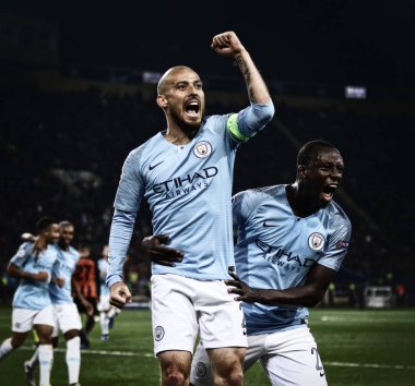Kharkiv, Ukrayna - 23 Ekim 2018: David Silva Manchester City Shakhtar Donetsk Osk Metalist Stadyumu'nda karşı Uefa Şampiyonlar Ligi oyun sırasında bir gol attı sonra tepki verir. Mancity 3-0 kazandı