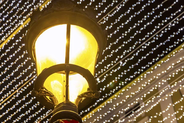 Lanterna Rua Decorada Com Decorações Natal — Fotografia de Stock