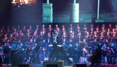 Kiev, Ukrayna - 22 Kasım 2018: Senfoni Orkestrası (iletken Andrey Chernyi) ve koro 
