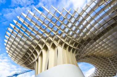 Metropol şemsiye (resmen Setaş de Sevilla da denir) bir ahşap pergola ve beton La Encarnacion Meydanı'nda Sevilla, İspanya eski çeyreğinde bulunuyor şeklinde bir yapıdır