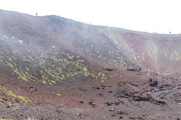 意大利西西里岛埃特纳山国家公园 Silvestri Inferiori 1886 上的火山口 西尔维斯特里无间地 1892年喷发的侧向火山口 火山雾的景观 — 图库照片