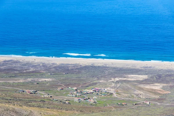 ハンディア半島 フェルテベントゥラ島 カナリア諸島 スペインのハイキング コフェテ村 コフェテ ビーチ プラヤ コフェテ 背景に — ストック写真