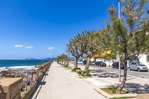 Vue Ensoleillée Sur Promenade Maritime Les Vieux Murs Ville Alghero — Photo